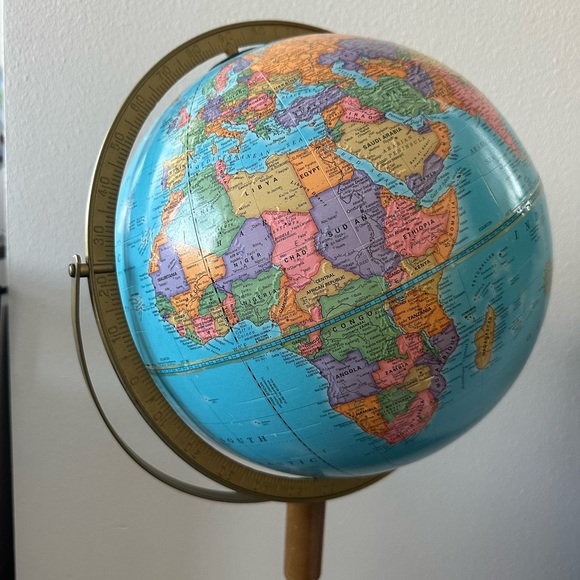Vintage 1960/1970s George F. Cram's Imperial World globe (12”) with stand (ht 3’ - Picture 3 of 12